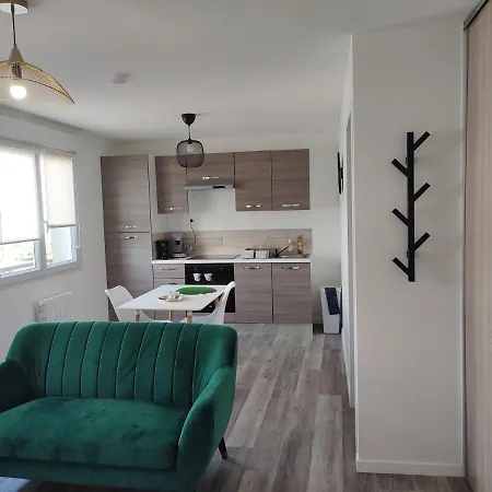 Apartment Calme Et T1 Bis *